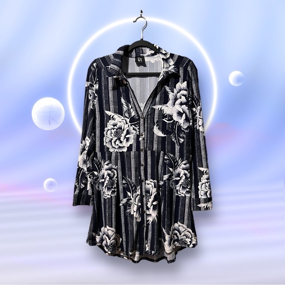 Derek Heart Navy & White Floral & Stripe Tunic Top, super soft - Picture 7 of 11